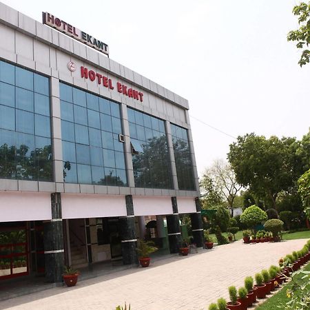 Hotel Ekant Faridabad Buitenkant foto