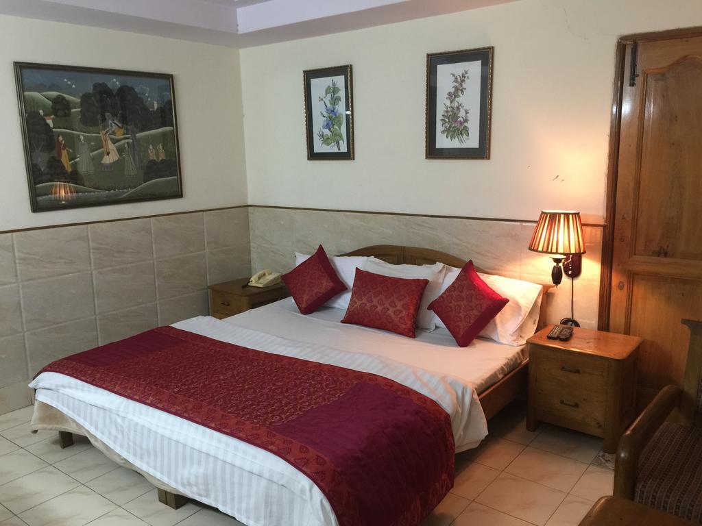 Hotel Ekant Faridabad Kamer foto
