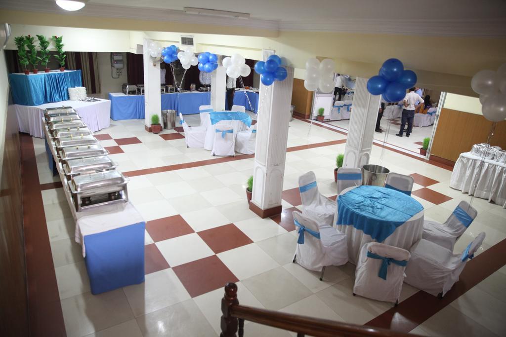 Hotel Ekant Faridabad Buitenkant foto