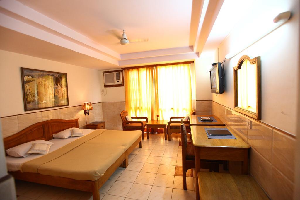 Hotel Ekant Faridabad Buitenkant foto