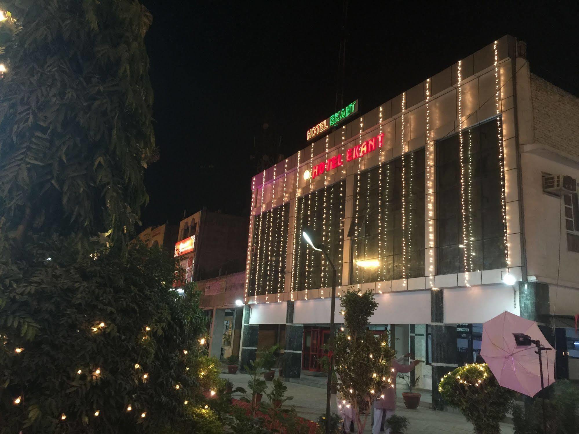 Hotel Ekant Faridabad Buitenkant foto